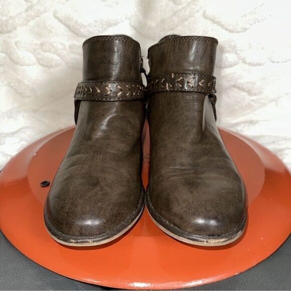 ROXY 9 Brown Faux Leather Embroidered Ankle Zip Saddle Boots - Picture 6 of 12